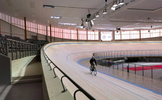 Main courante autour de la piste bois du vélodrome de Loudéac| Renouard